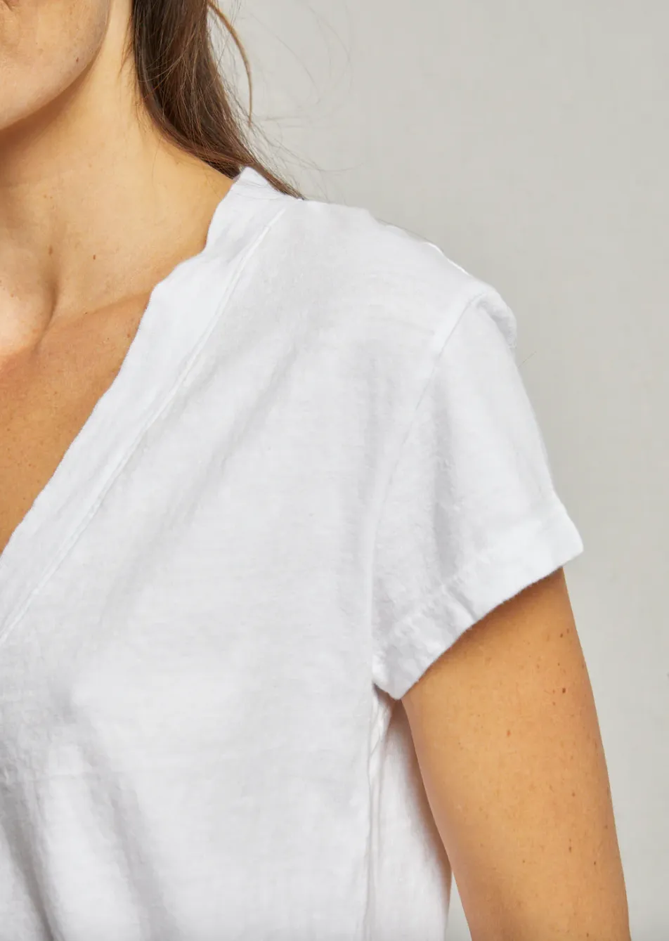 Alanis - Recycled Cotton V Neck in White