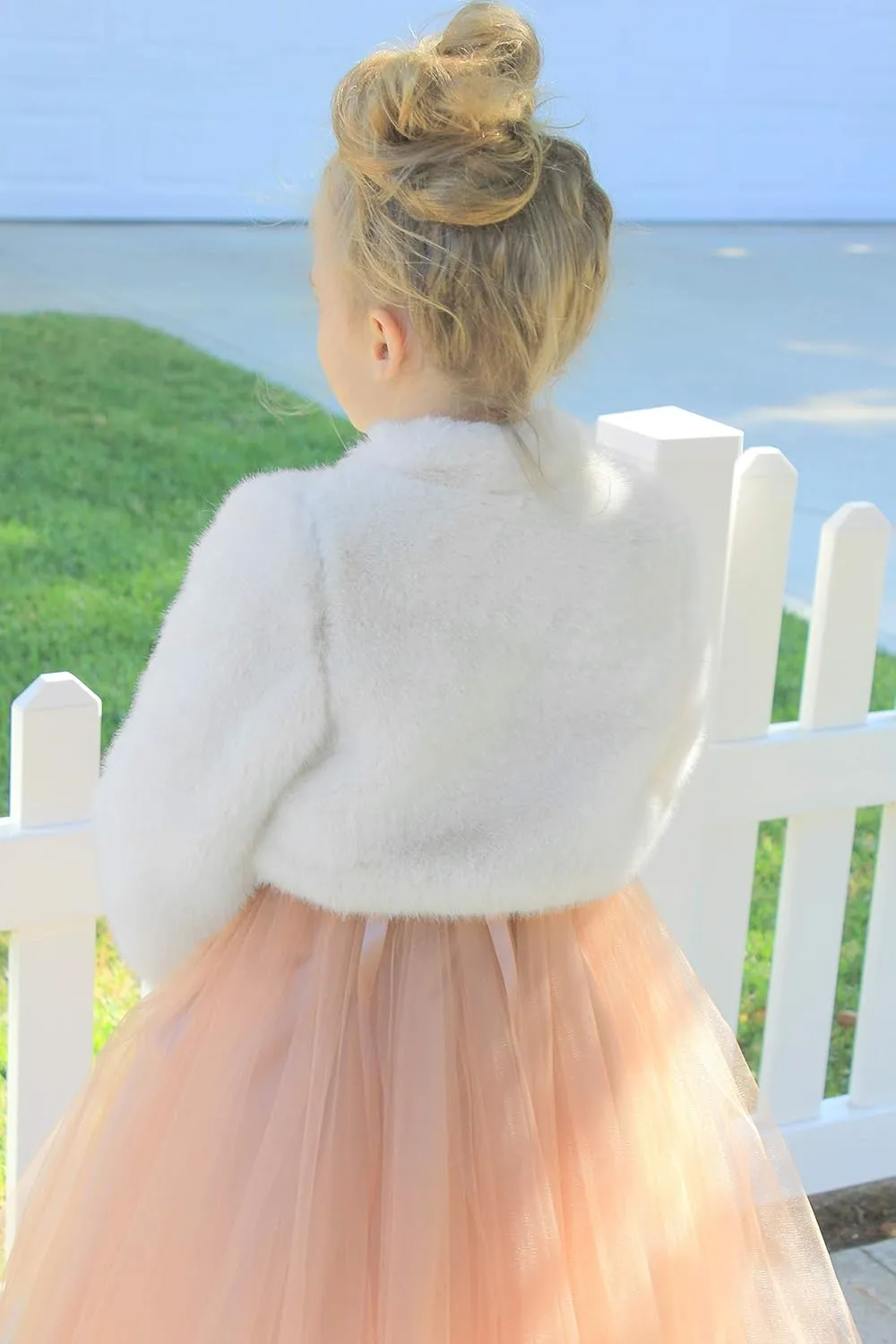 ekidsbridal Faux Fur Cape Princess Flower Girl Jacket Cozy Cover-Up Coat